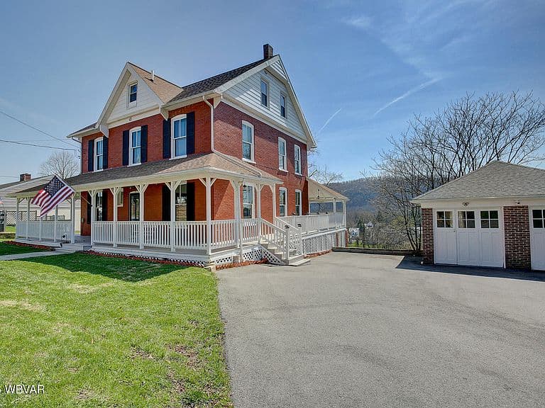 Listing photo 3
