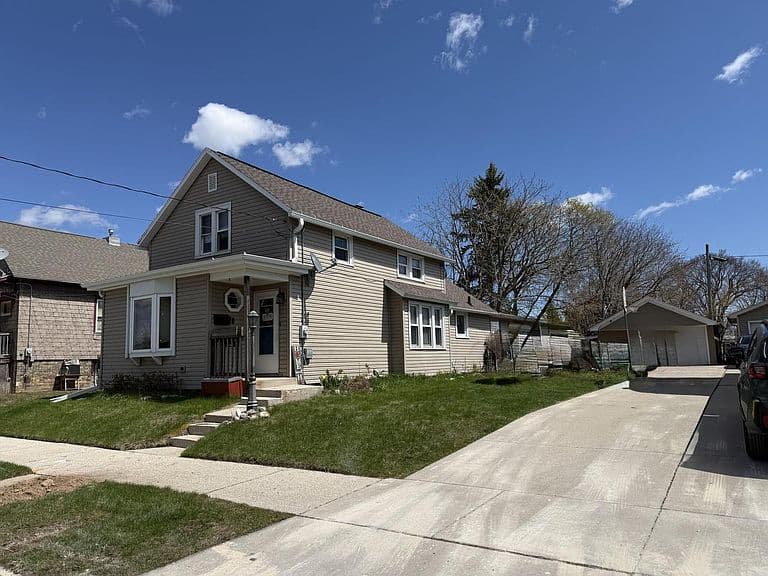 Listing photo 2