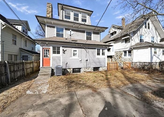 Listing photo 3