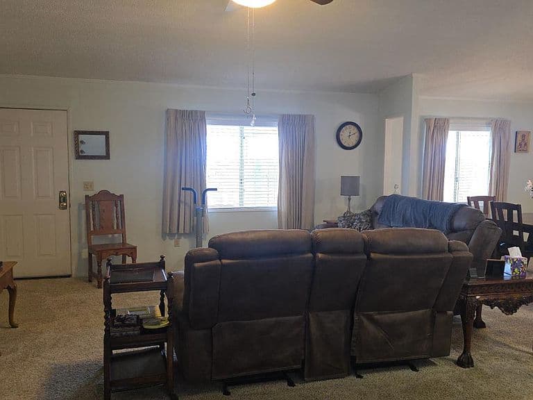 Listing photo 5