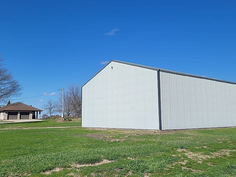 Listing photo 5