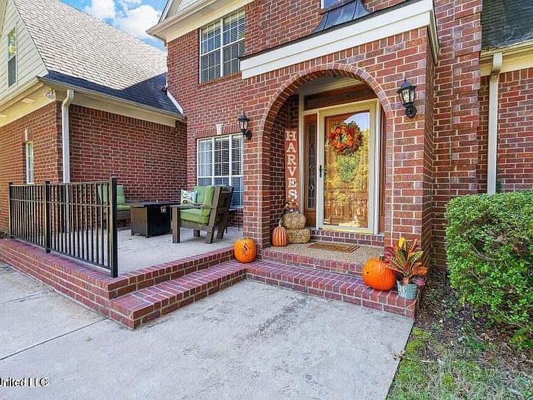 Listing photo 3