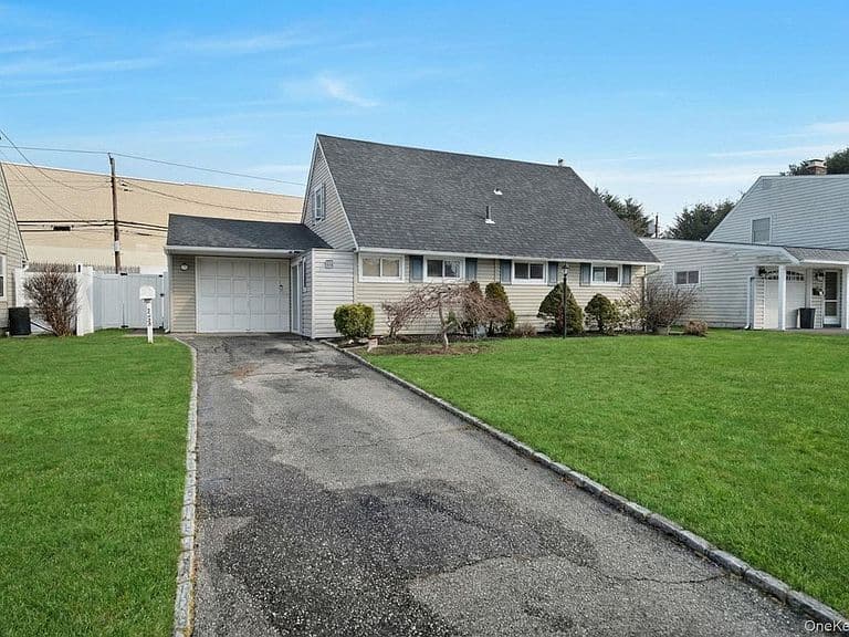 Listing photo 2