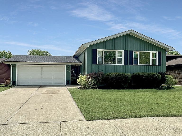Listing photo 2