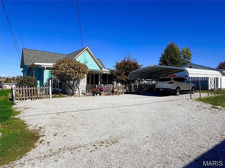 Listing photo 5