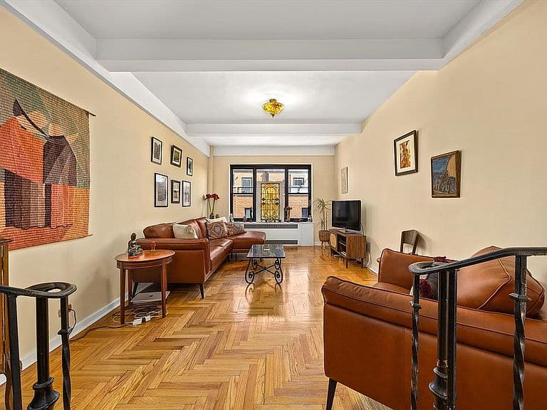 Listing photo 5