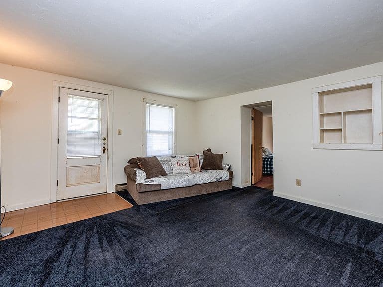 Listing photo 5