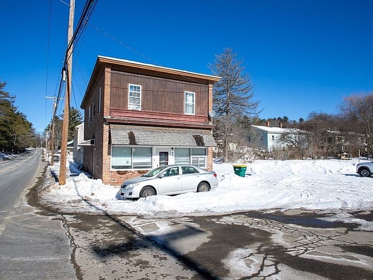 Listing photo 2