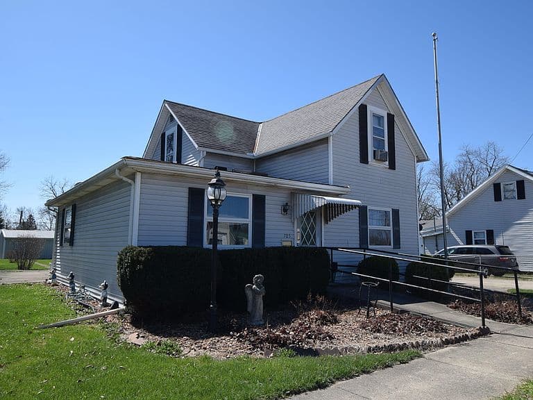 Listing photo 2