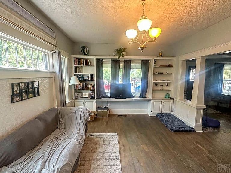Listing photo 4