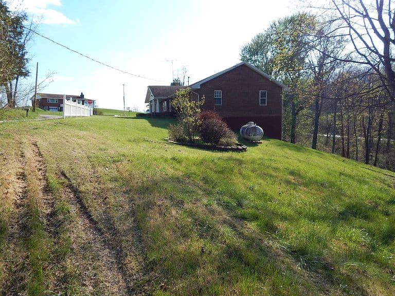 Listing photo 5