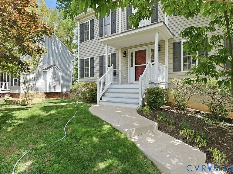 Listing photo 2