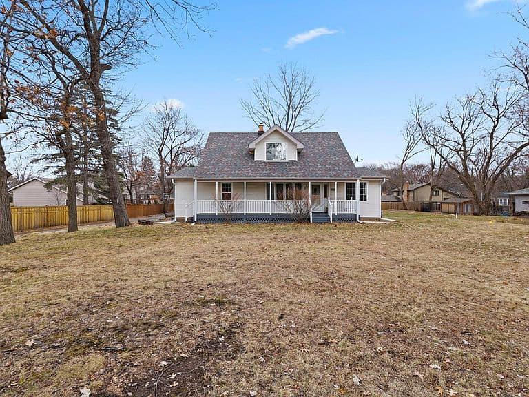 Listing photo 2