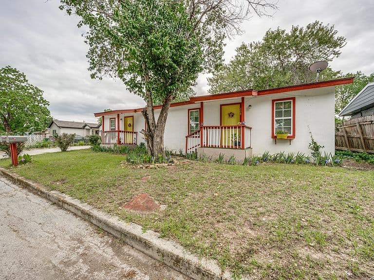 Listing photo 4