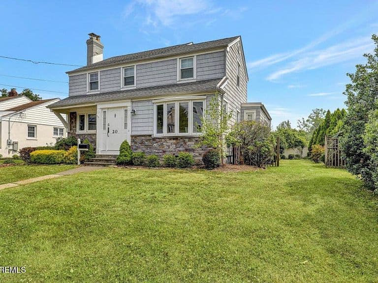 Listing photo 5