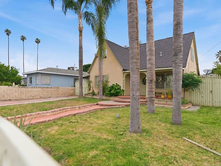 Listing photo 2