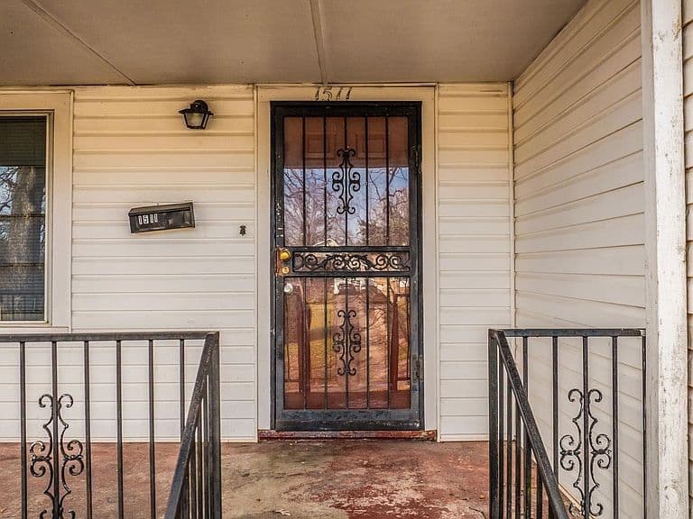 Listing photo 3