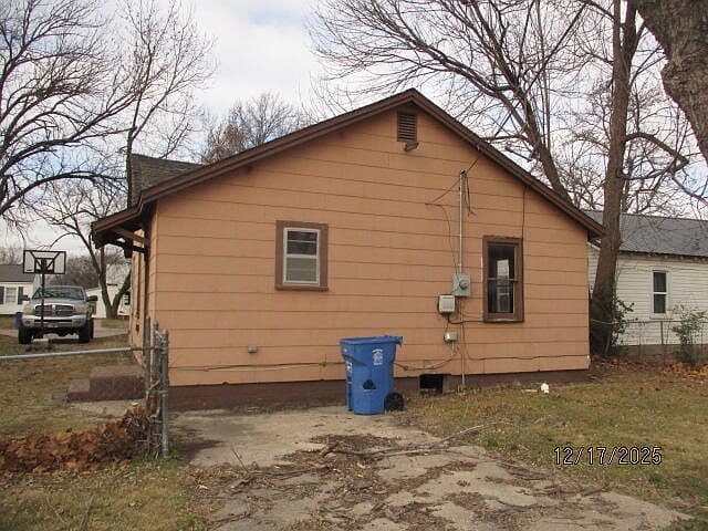 Listing photo 2