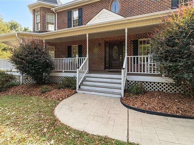 Listing photo 3