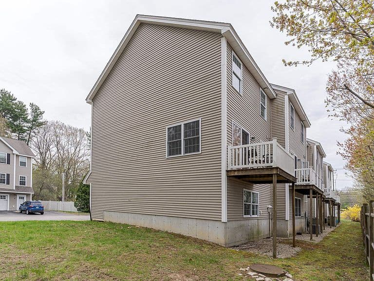 Listing photo 2