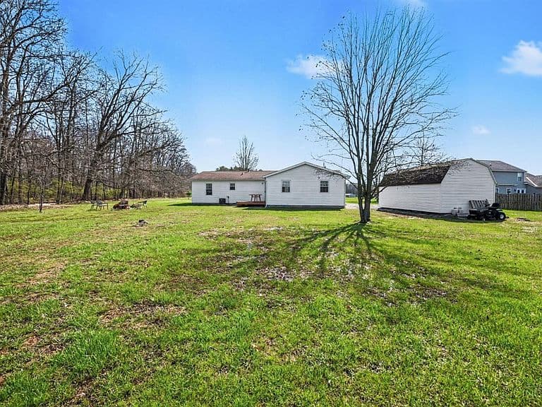 Listing photo 5