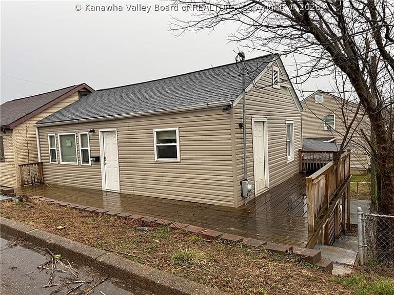 Listing photo 2
