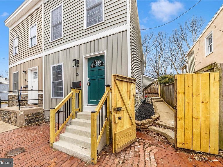 Listing photo 4