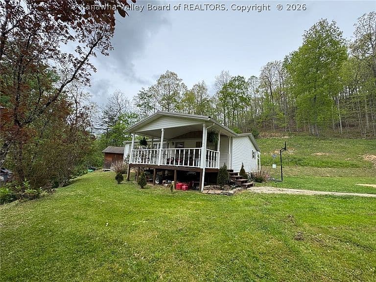 Listing photo 2