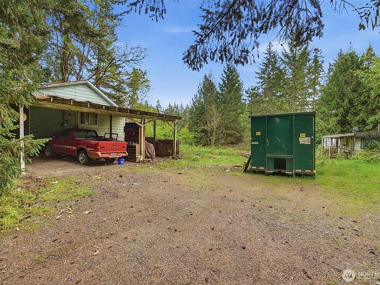 Listing photo 5