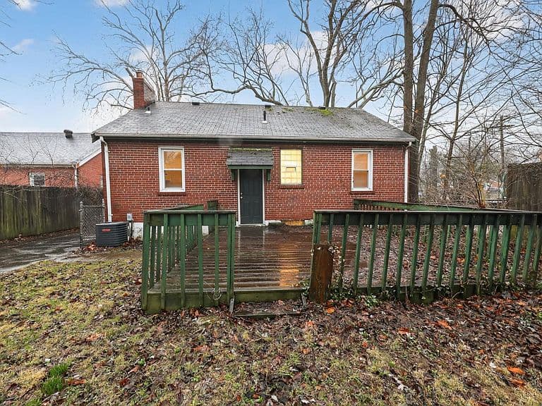 Listing photo 5