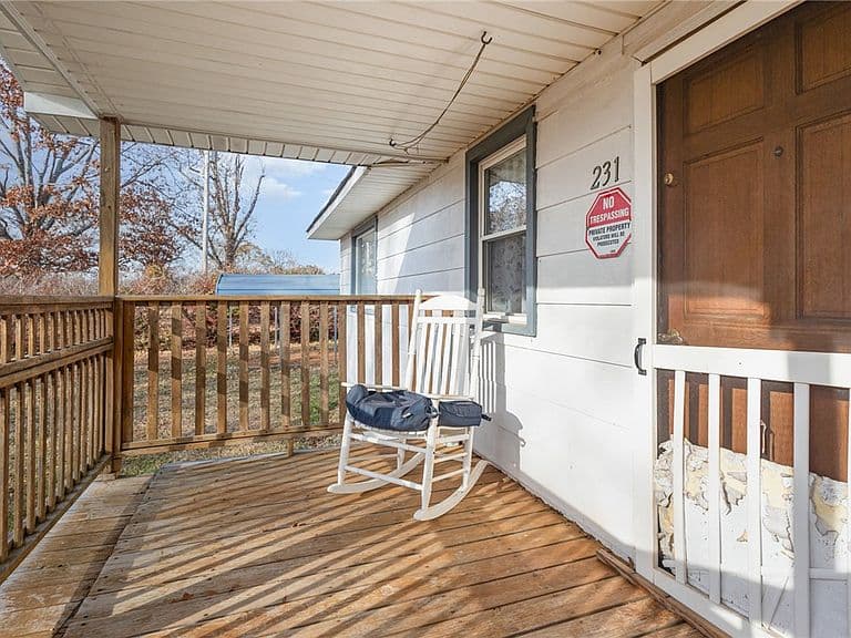 Listing photo 4