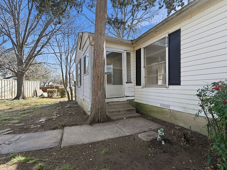 Listing photo 4