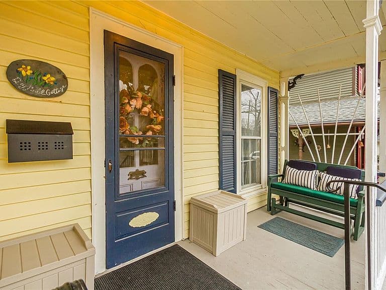 Listing photo 3