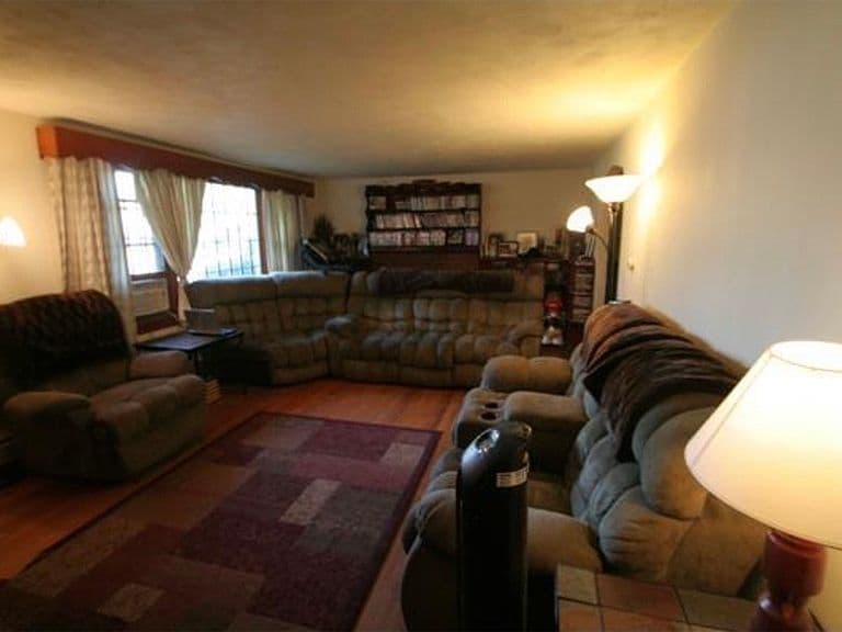 Listing photo 5