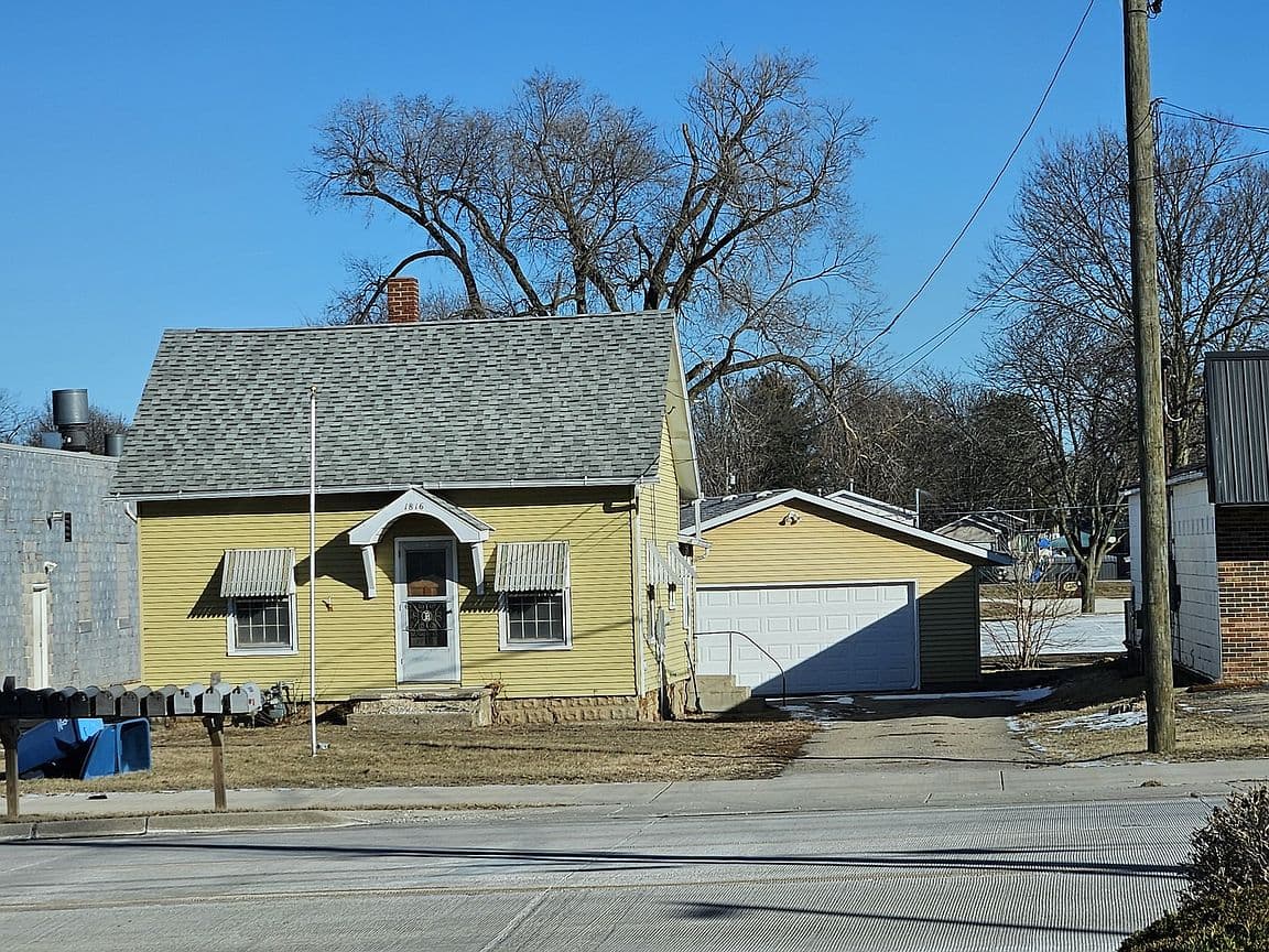 Primary listing photo