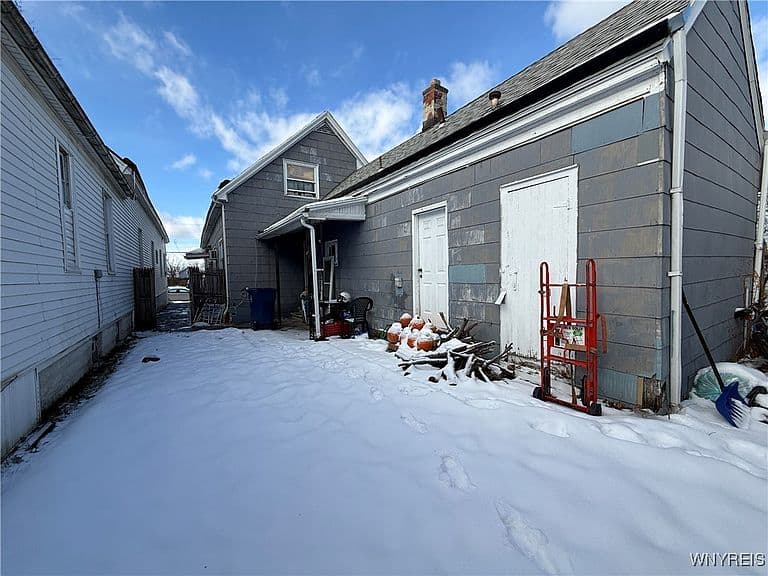 Listing photo 3