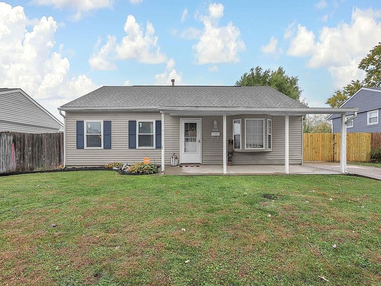 Listing photo 2