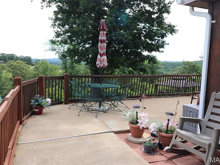 Listing photo 5