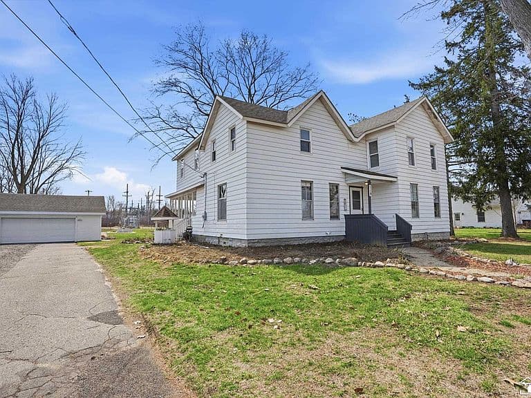 Listing photo 3