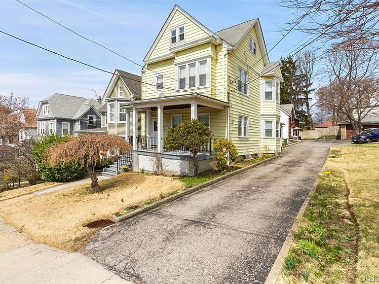 Listing photo 2