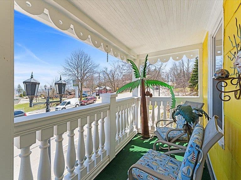 Listing photo 5