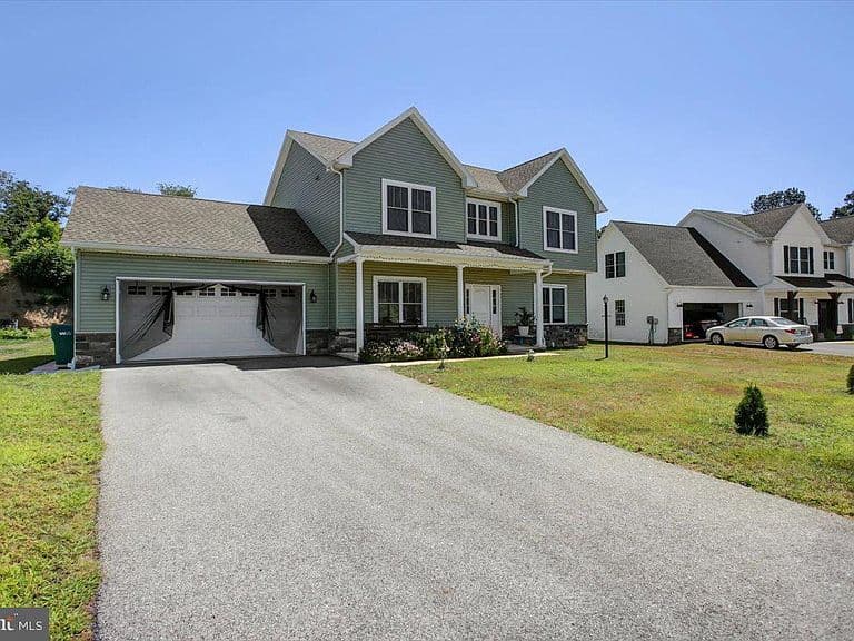 Listing photo 3