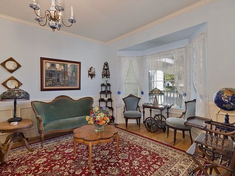 Listing photo 4