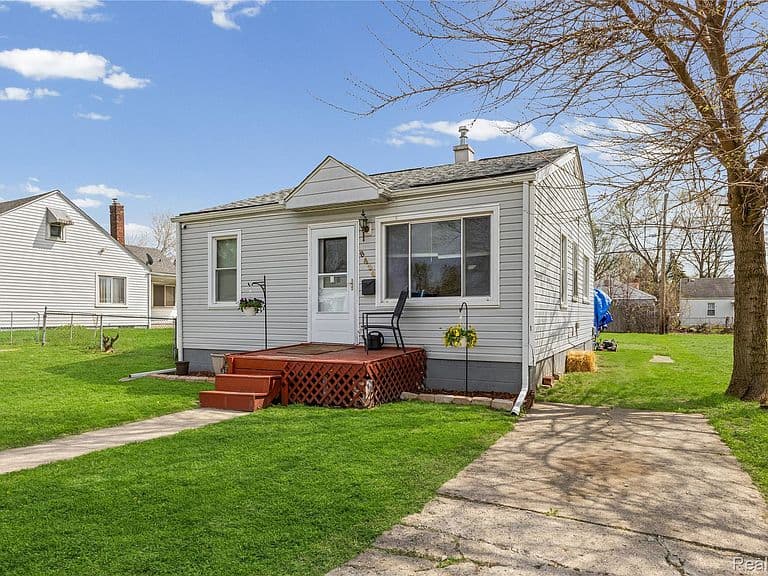 Listing photo 3