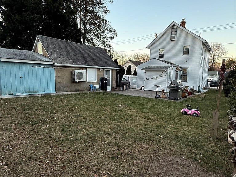 Listing photo 4