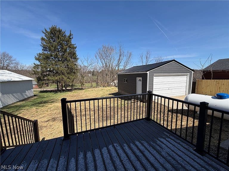Listing photo 5
