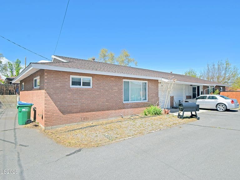 Listing photo 3