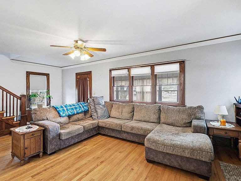 Listing photo 4