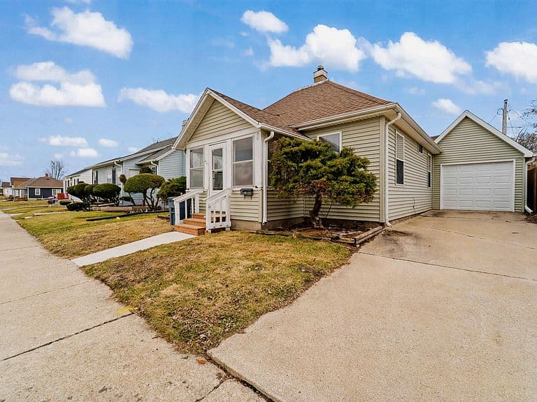 Listing photo 3
