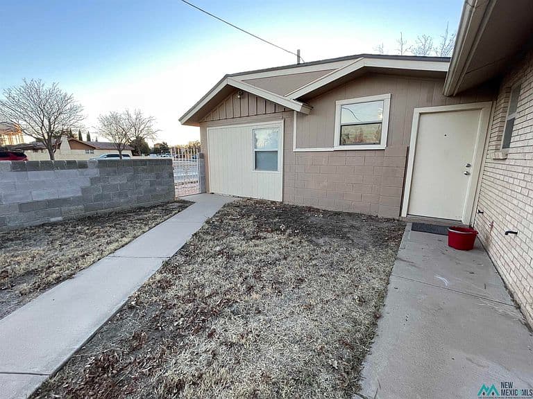 Listing photo 5